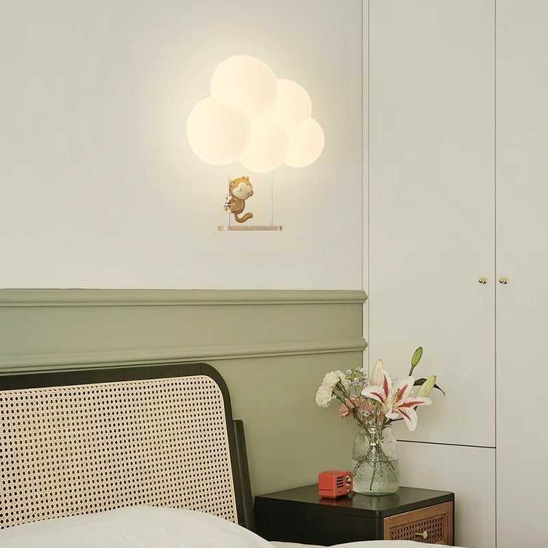 Applique murale Lumeoo KIDIWALL en forme de nuage lumineux avec un petit singe, éclairage LED doux pour chambre d'enfant