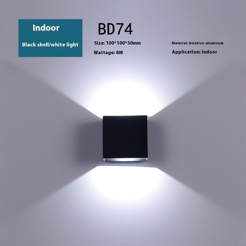 Applique murale Lumeoo GATILUX noire en aluminium avec éclairage LED bidirectionnel pour jardin ou façade