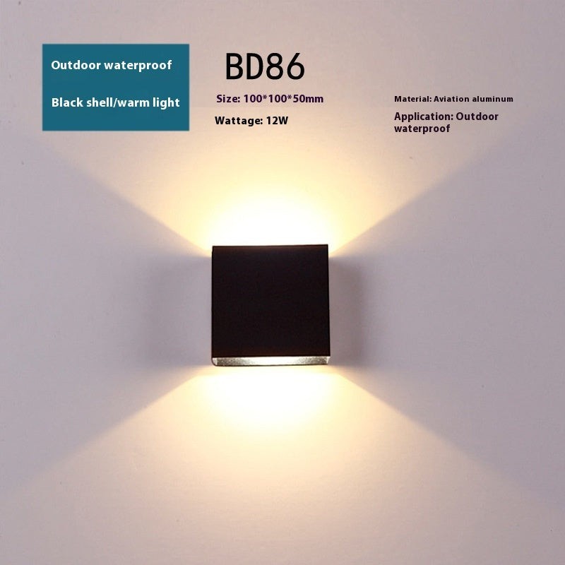 Applique murale extérieure Lumeoo GATILUX en aluminium noir, éclairage LED étanche à faisceau lumineux chaud