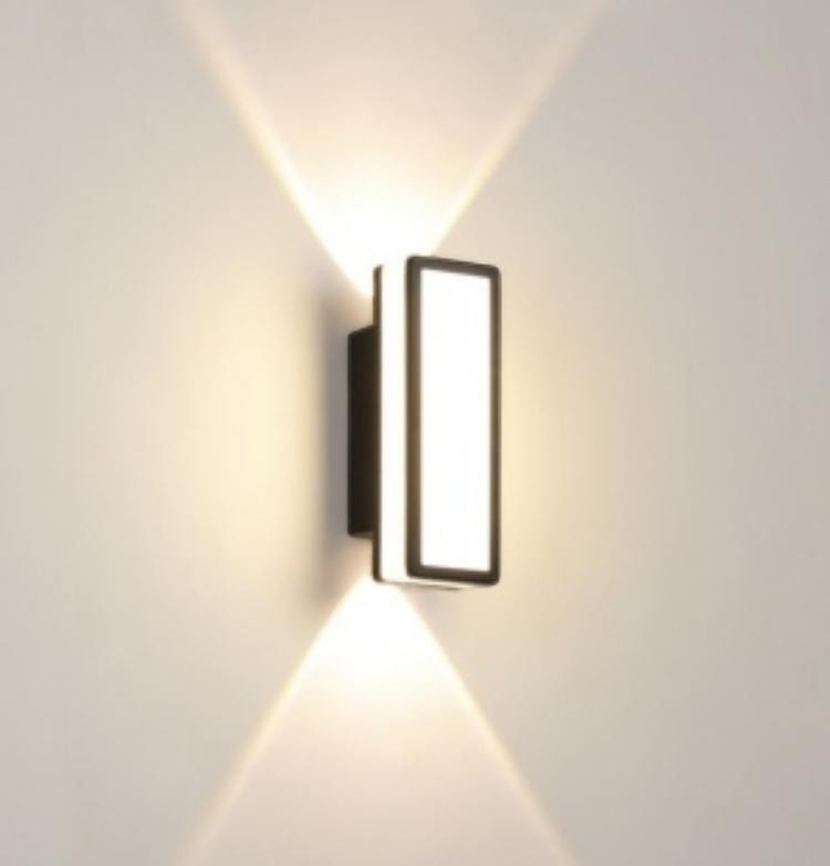 Applique murale extérieure Lumeoo COURYA rectangulaire noire à LED avec faisceau lumineux bidirectionnel