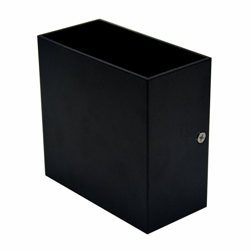 Applique murale extérieure Lumeoo GATILUX noire rectangulaire, design moderne et étanche pour jardin et portail.