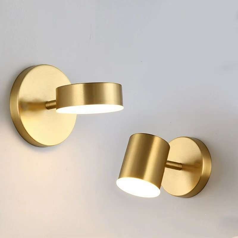 Applique murale LED pivotante Lumeoo dorée au design luxueux pour un éclairage de chevet élégant et orientable