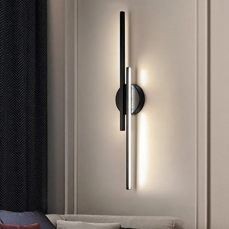 Applique murale Lumeoo double linéaire LED noire, design moderne et dimmable pour un éclairage salon élégant.