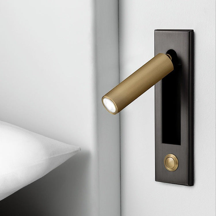 Applique murale liseuse Lumeoo orientable en métal noir et laiton doré pour une lecture confortable en chambre