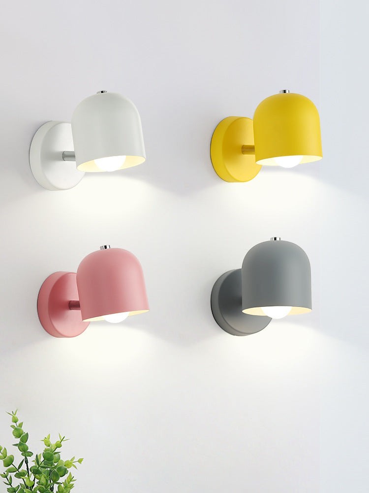 Appliques murales Lumeoo style nordique minimaliste en blanc, jaune, rose et gris avec éclairage LED chaleureux