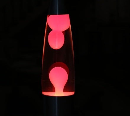 Lampe à lave Lumeoo Vulcano 33cm avec cire rouge hypnotique, base et capuchon en métal, design rétro apaisant.