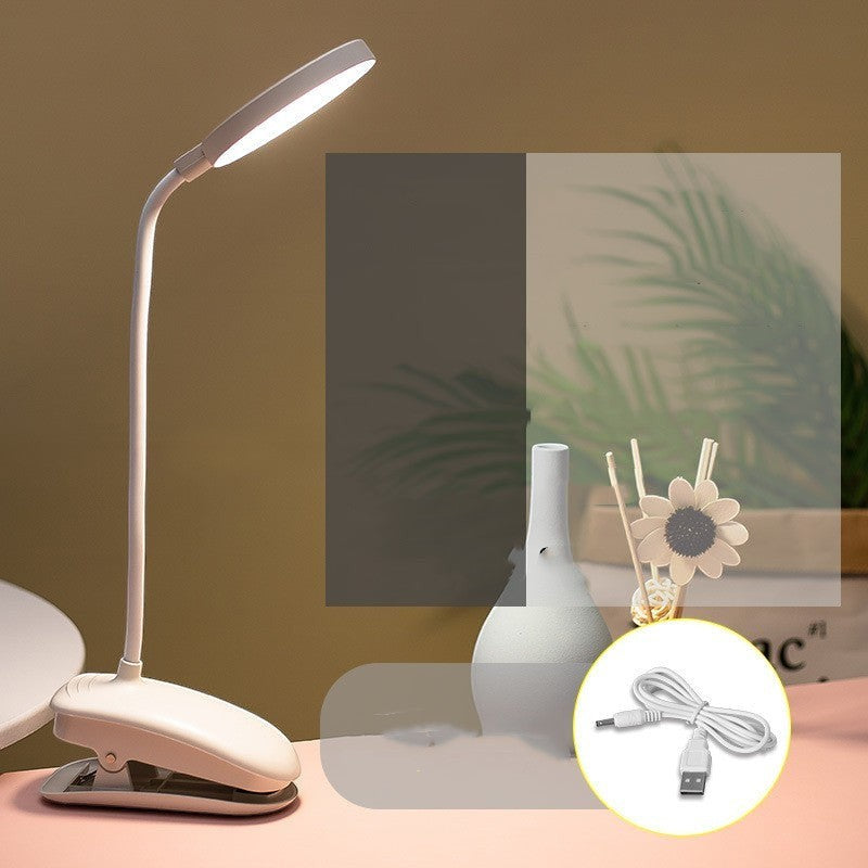 Lampe de bureau LED Lumeoo blanche à clipser, tactile et rechargeable par USB, idéale pour la lecture et le travail.