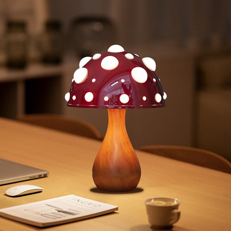 Lampe champignon Lumeoo rouge à pois lumineux avec pied effet bois, idéale comme lampe de chevet dimmable décorative.