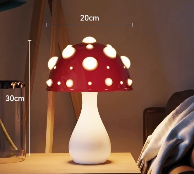 Lampe champignon Lumeoo rouge et blanche dimmable avec pois lumineux, idéale comme lampe de chevet décorative
