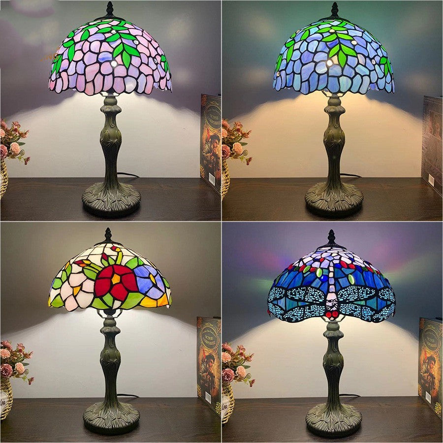 Lampe champignon Lumeoo style vitrail avec abat-jour coloré en verre et pied en métal décoratif pour salon