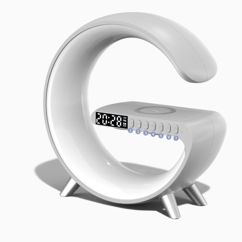 Lampe de chevet Lumeoo AURORIS blanche en forme de G avec chargeur sans fil, réveil numérique et éclairage RGB