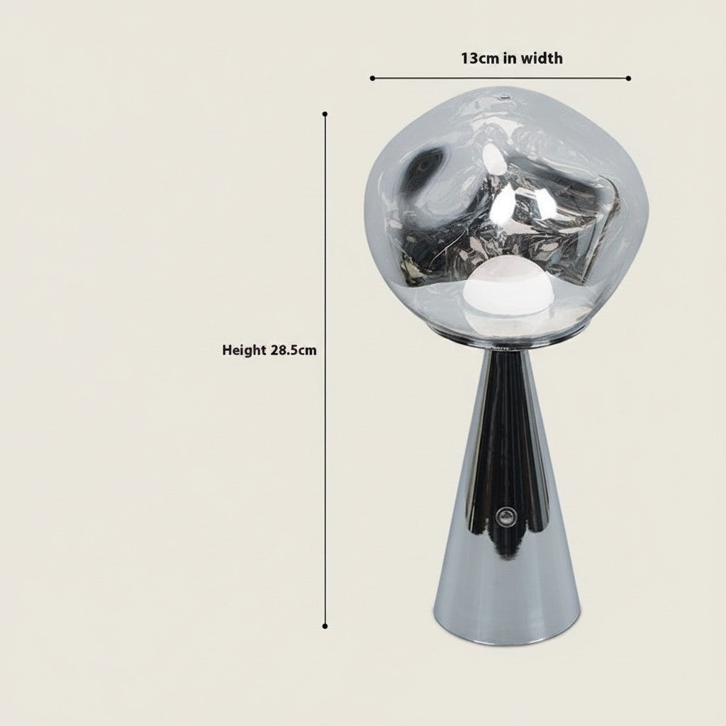 Lampe à lave Lumeoo rechargeable au design minimaliste avec base chromée et globe en verre fumé pour chambre.