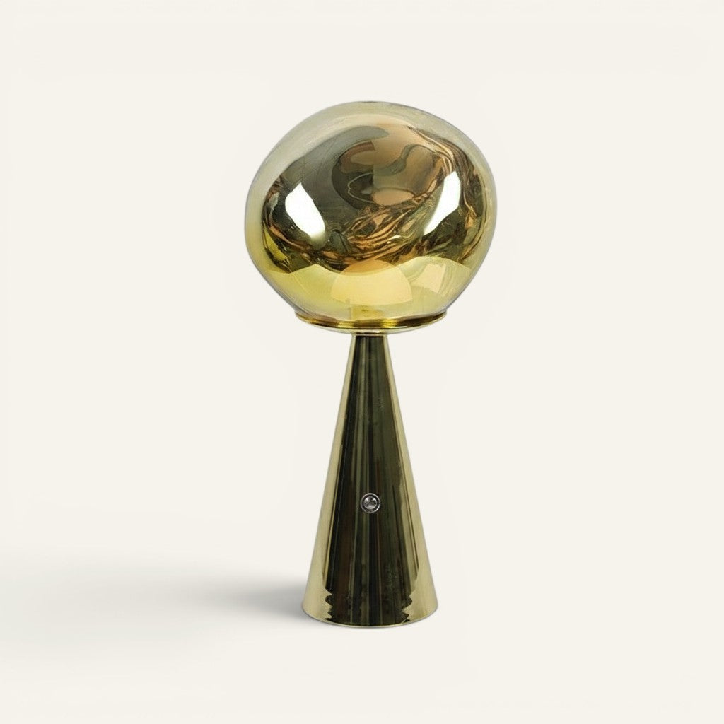 Lampe à lave Lumeoo MAGMIX rechargeable, design doré minimaliste avec globe en verre, idéale pour une ambiance chevet.