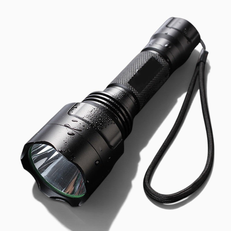 Lampe de poche LED Lumeoo puissante en aluminium noir avec dragonne, idéale pour une longue portée de 800m