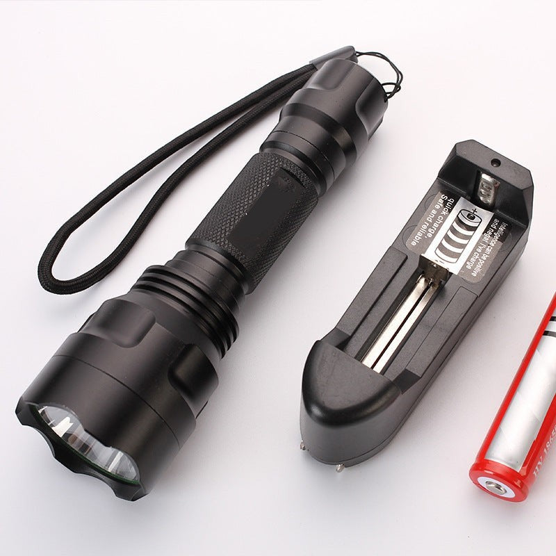 Lampe de poche LED Lumeoo en aluminium noir avec chargeur et batterie rechargeable pour une longue portée