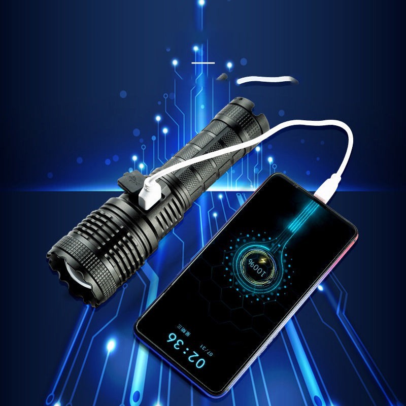 Lampe de poche LED Lumeoo XENOX en aluminium noir rechargeable servant de batterie externe pour un smartphone