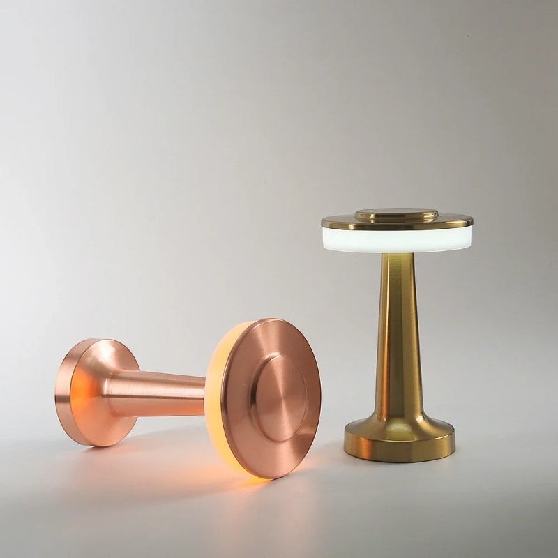 Lampes de table sans fil Lumeoo dorées et cuivrées au design moderne et minimaliste pour une ambiance chaleureuse