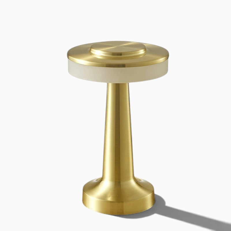 Lampe de table sans fil Lumeoo AURÉA en métal doré avec éclairage LED tactile dimmable et design épuré