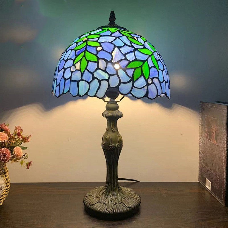 Lampe champignon Lumeoo style vitrail avec abat-jour bleu et vert, pied en métal sculpté pour salon vintage