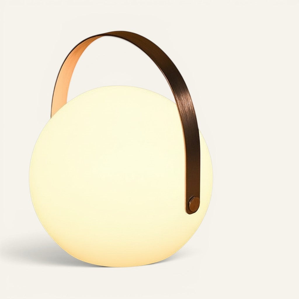 Lanterne de camping LED Lumeoo rechargeable, design rond avec anse en bois, 16 couleurs, idéale pour l'extérieur.