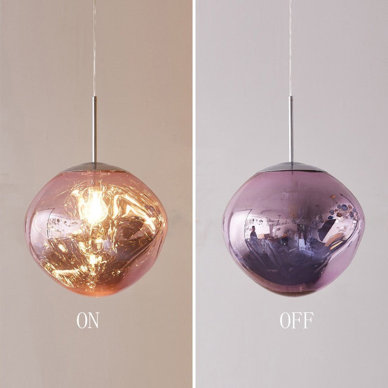 Lustre boule en verre soufflé Lumeoo, design moderne avec effet miroir, éclairage LED pour salon ou chambre.
