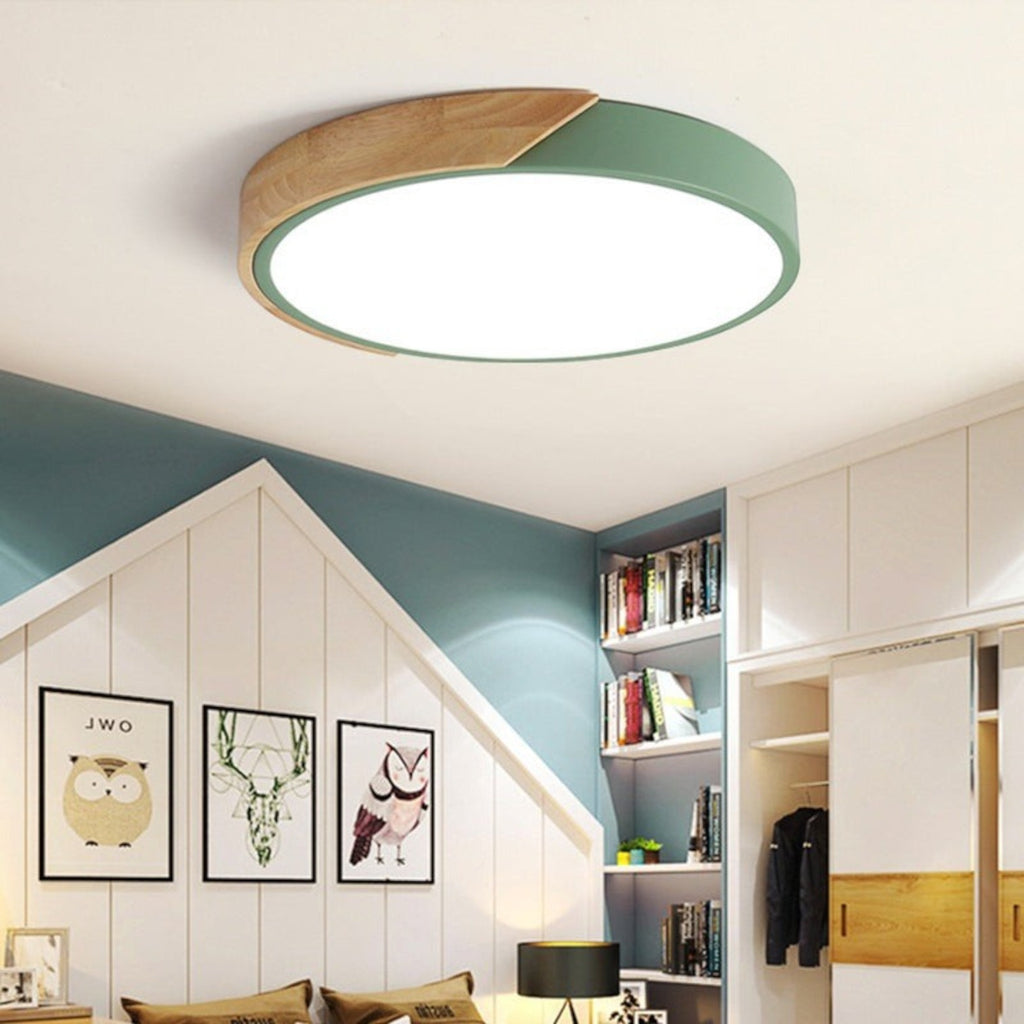 Plafonnier LED rond Lumeoo style nordique vert et bois, design minimaliste pour chambre d'enfant ou salon