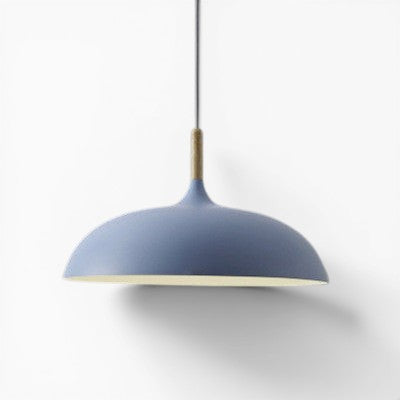 Suspension Lumeoo bleue en forme de dôme avec détail en bois, design scandinave moderne pour éclairage intérieur