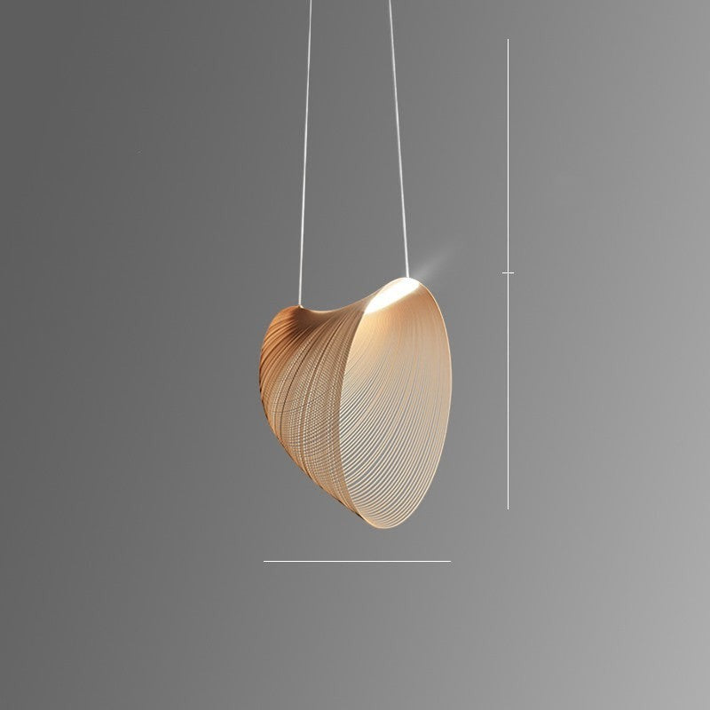 Suspension Lumeoo en bois naturel au design organique et courbé pour un éclairage nordique élégant