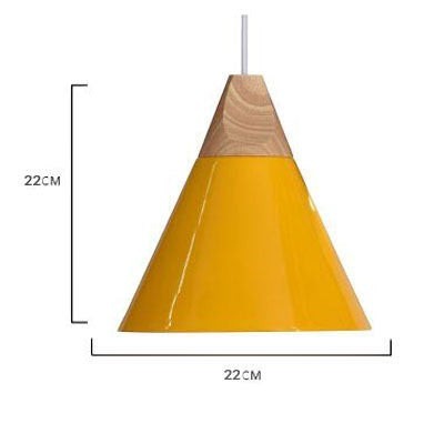 Suspension conique jaune Lumeoo en aluminium et bois au design scandinave épuré pour un éclairage chaleureux