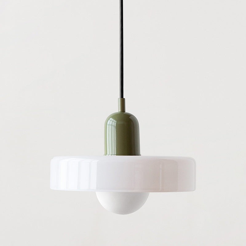 Suspension Lumeoo GLOBOVA en verre blanc et métal vert olive au design moderne et épuré pour salon ou chambre