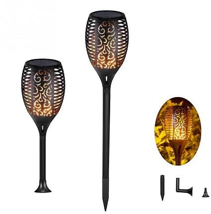 Torche solaire LED Lumeoo noire avec motif ajouré pour un éclairage décoratif chaleureux dans le jardin