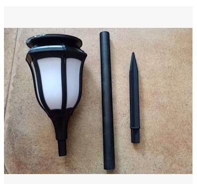 Torche solaire LED Lumeoo noire et blanche pour jardin, avec piquet de sol démontable pour éclairage extérieur